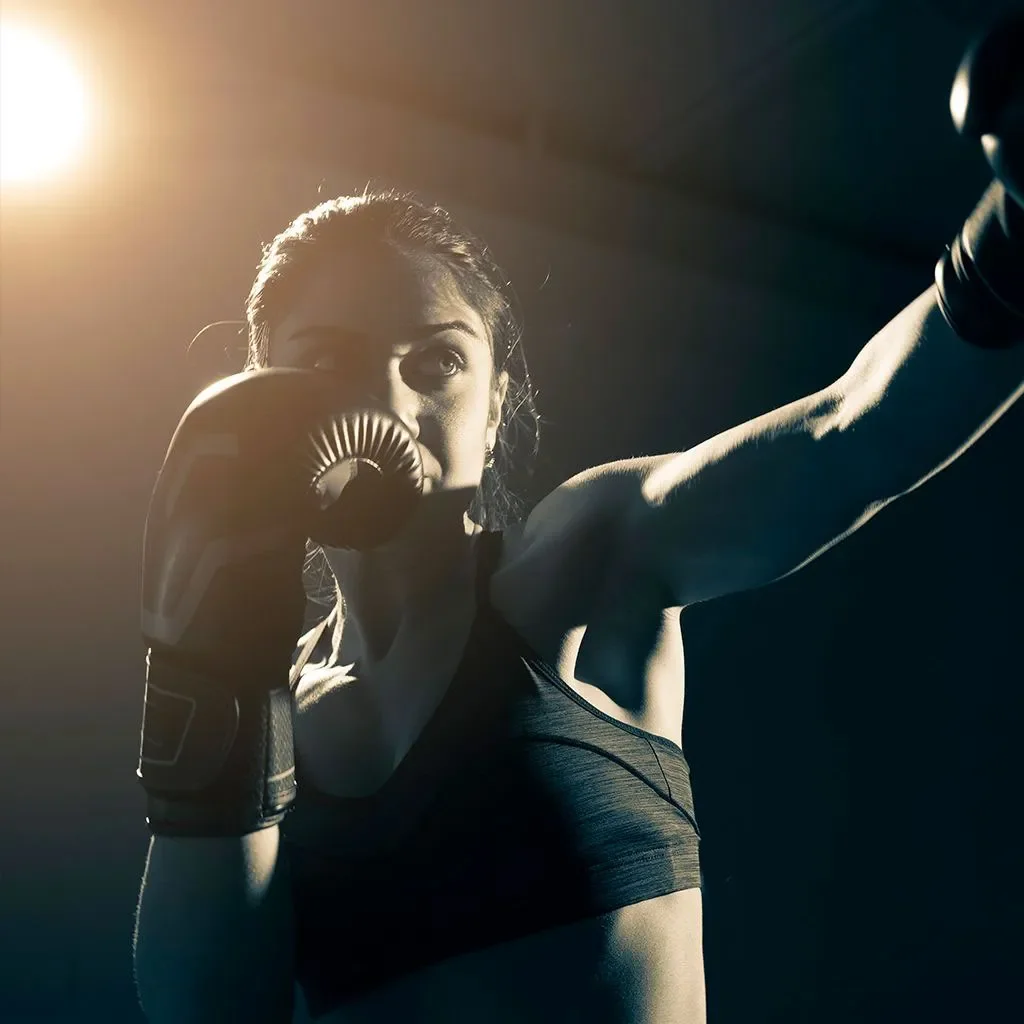 Egresada Tec Mónica Vanessa Sánchez compite en Kickboxing, Borregos Tec