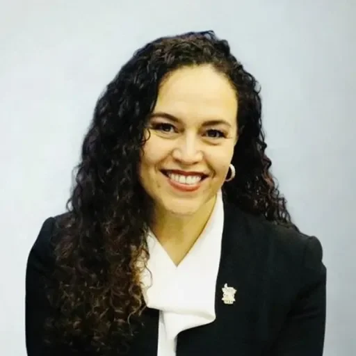 Decano de la Escuela de Humanidades, Comunicación y Tecnología Musical